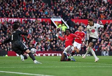 Manchester United vs AFC Bournemouth  (21:00 – 25/10)