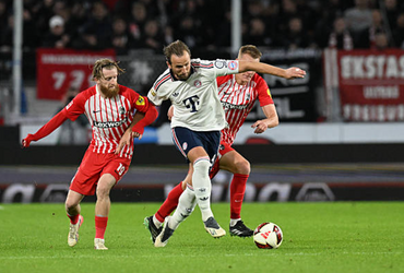 SC Freiburg vs Bayern Munich (23:30 – 25/10)